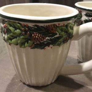 International Bazaar set of four Christmas Holly mugs